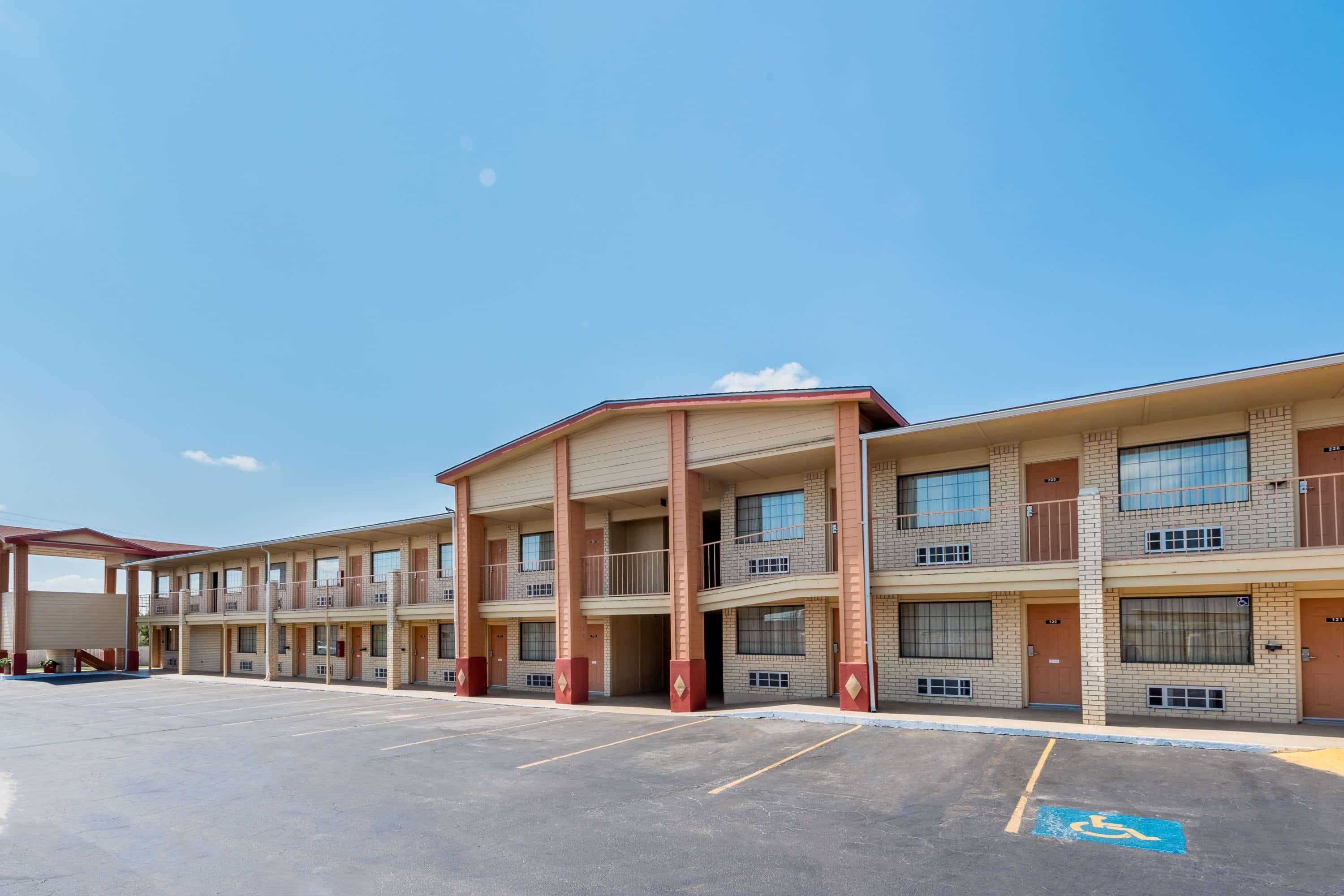 Super 8 By Wyndham Waco/Mall Area Tx Екстериор снимка